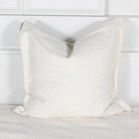 Couverture ELOI ( Blanc cassé) Couvre-lit  ,disponible chez Literie-Déco et moi 