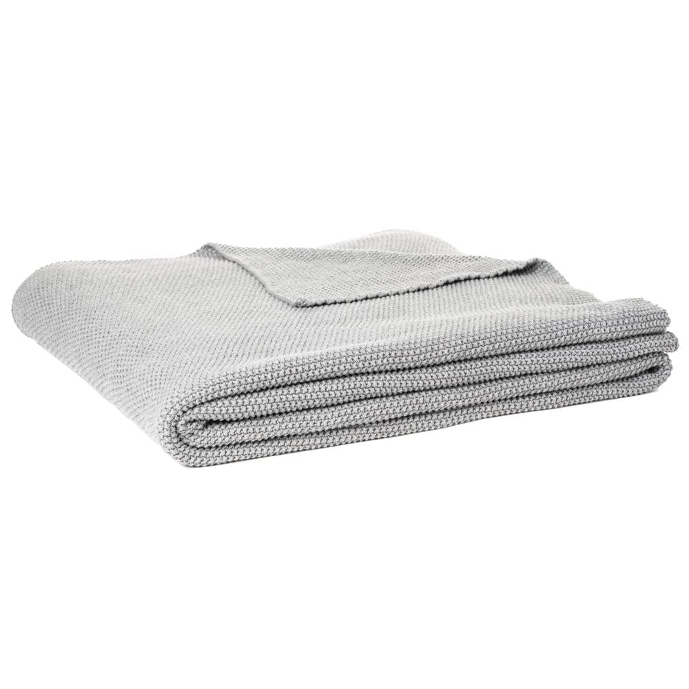 Couverture en tricot gris CHARLY- Par Brunelli Couverture tricot  ,disponible chez Literie-Déco et moi 