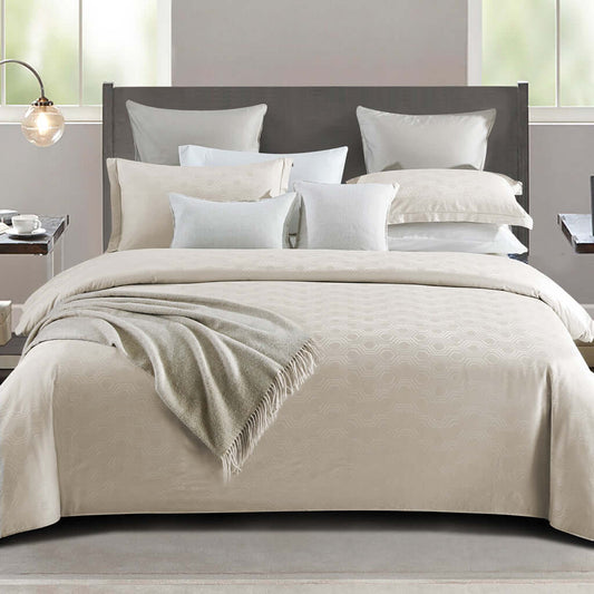 Ensemble de housse de couette HEX  ( Grège ) Housse de couette  ,disponible chez Literie-Déco et moi 