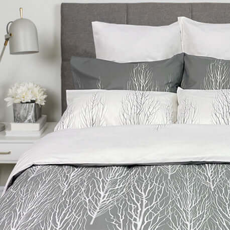 ( Fait au Canada )Ensemble de housse de couette MANTRA ( Foncé) Housse de couette  ,disponible chez Literie-Déco et moi 