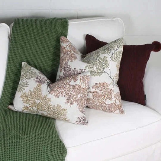 ( Fait au Québec ) Coussin GENET( 2 formats disponibles ) coussins  ,disponible chez Literie-Déco et moi 