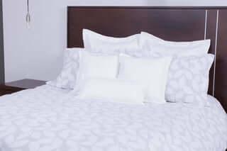 FAIT AU QUÉBEC- Housse de couette LYSA ( Beige ou Gris ) Housse de couette  ,disponible chez Literie-Déco et moi 