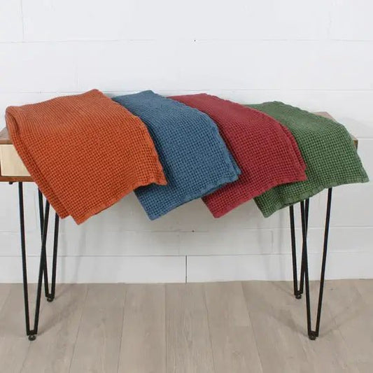 Jeté PORTO ( 4 couleurs disponibles ) Jeté  ,disponible chez Literie-Déco et moi 