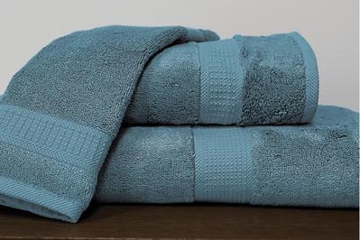 Serviettes en bambou/coton ( Bleu paon ) serviettes de bain  ,disponible chez Literie-Déco et moi 